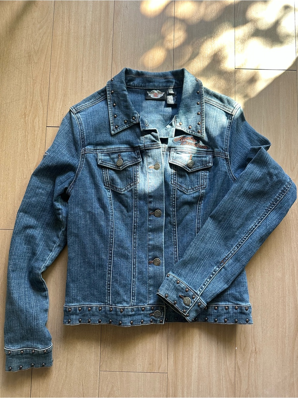 Harley Davidson Womens M Denim Jacket 105th Anniversary Studded Moto Trucker